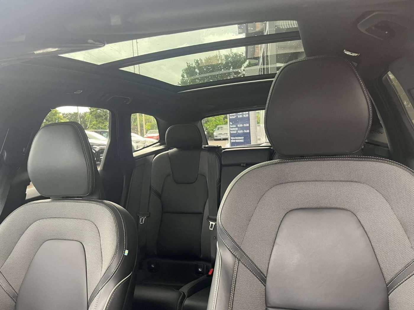 Volvo  T6 AWD Recharge Plus Dark Auto