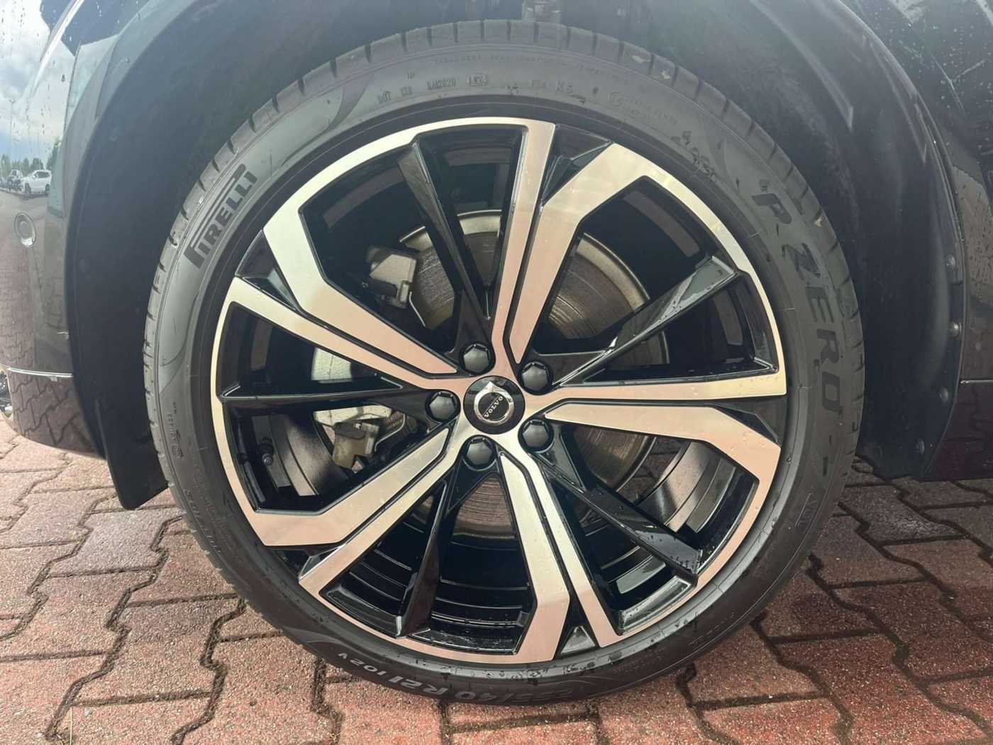 Volvo  T6 AWD Recharge Plus Dark Auto
