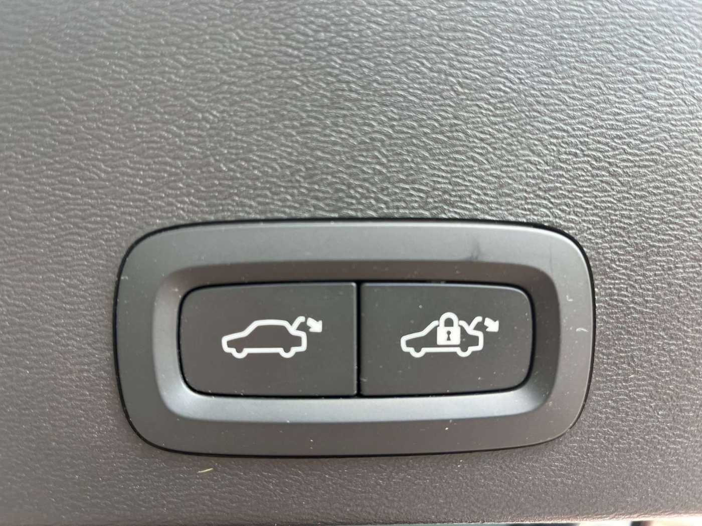 Volvo  T5 Recharge Inscription Expression