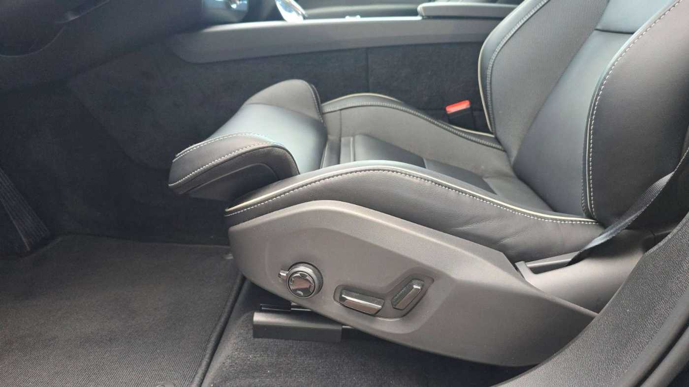 Volvo  T6 Plug-in H AWD Plus Black Edition Auto