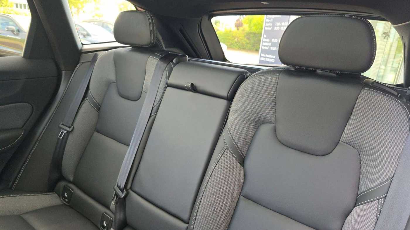 Volvo  T6 Plug-in H AWD Plus Black Edition Auto