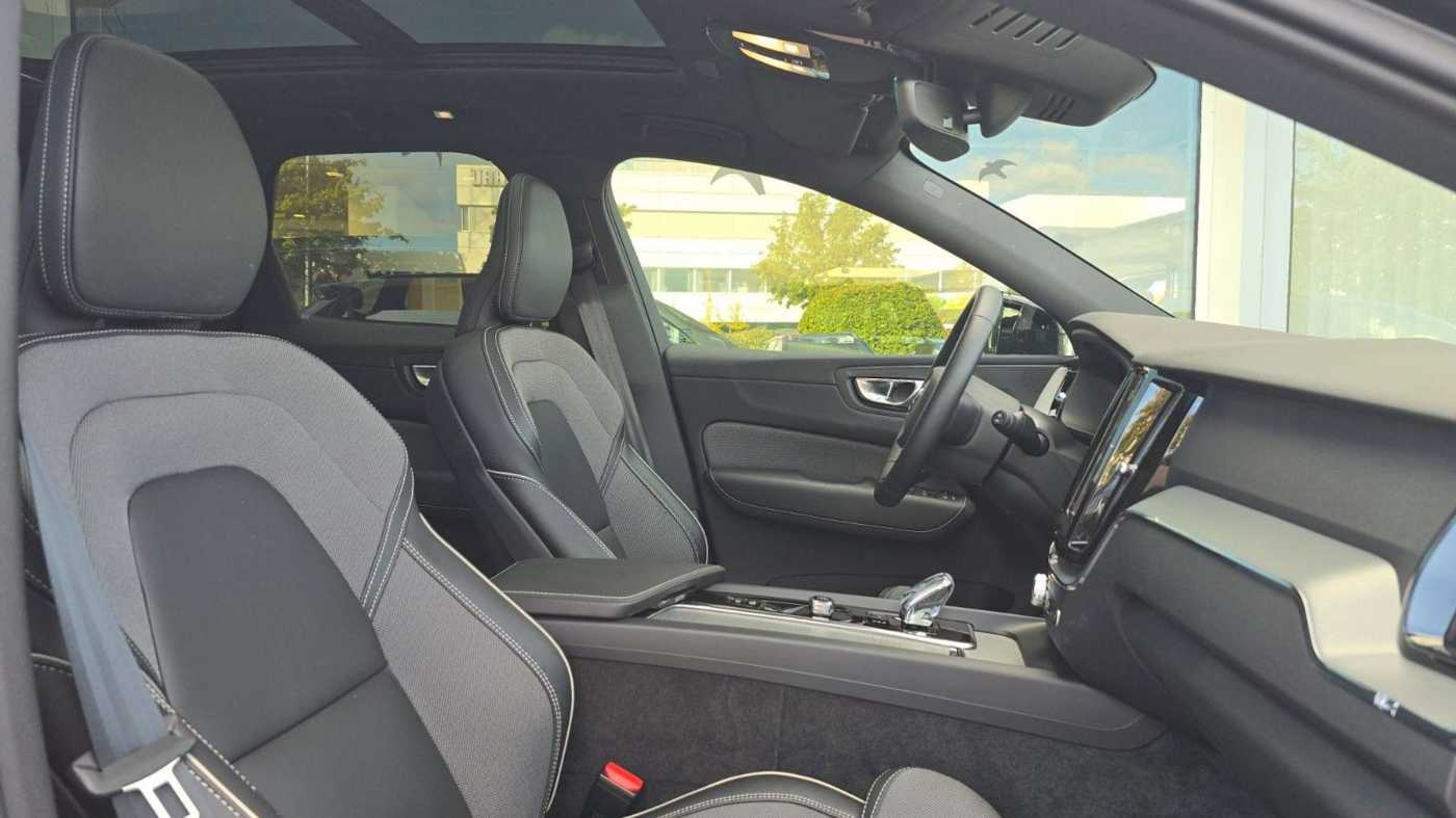 Volvo  T6 Plug-in H AWD Plus Black Edition Auto