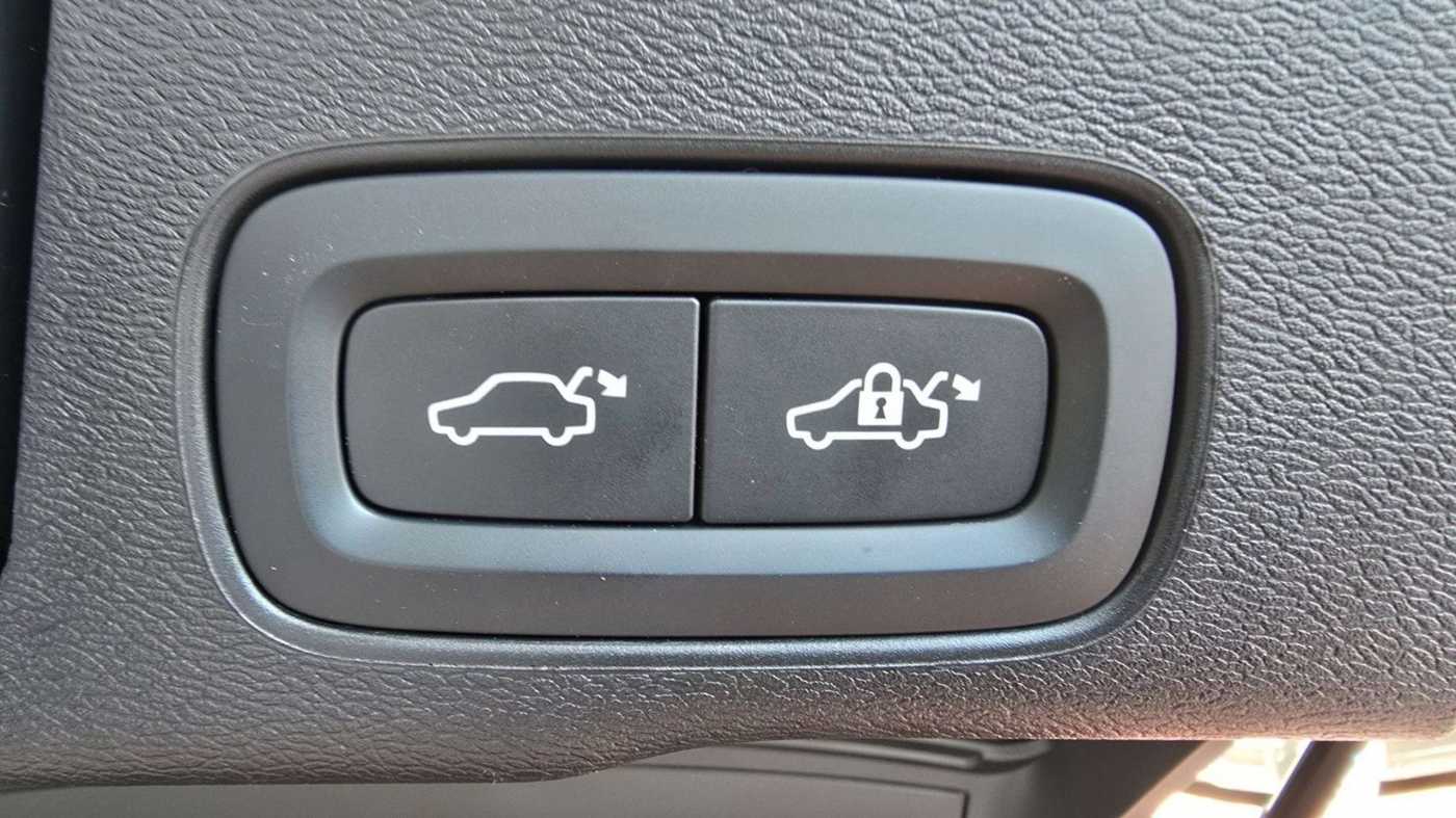 Volvo  T6 Plug-in H AWD Plus Black Edition Auto