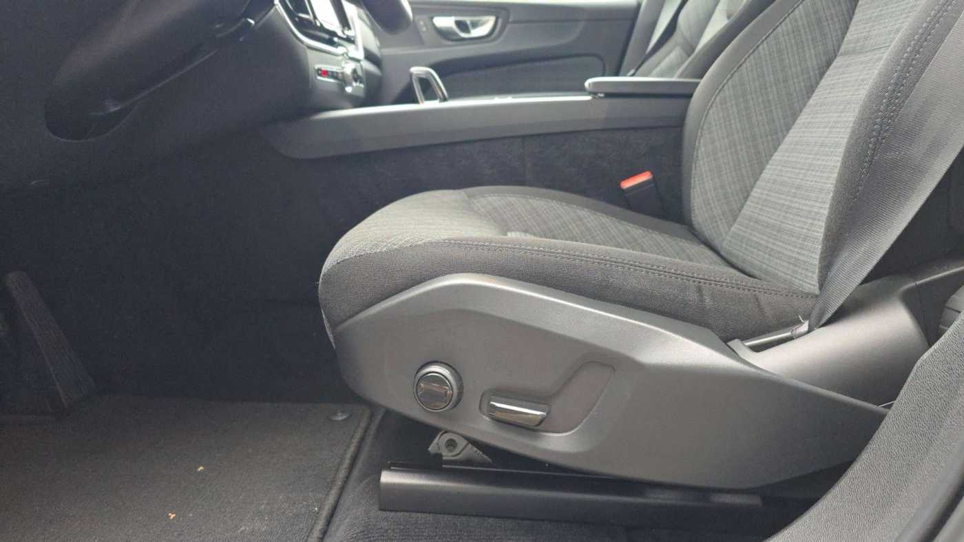 Volvo  B4 D Core Auto