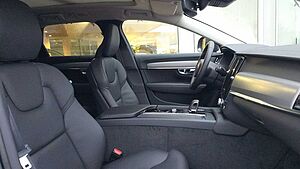 Volvo  B4 D AWD Plus Auto
