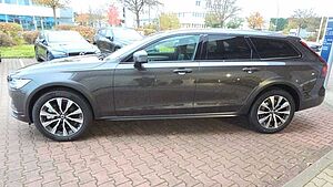 Volvo  B4 D AWD Plus Auto