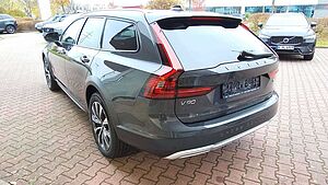 Volvo  B4 D AWD Plus Auto