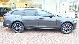 Volvo  B4 D AWD Plus Auto