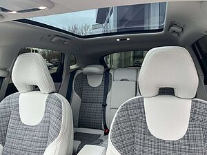 Volvo  T4 AWD Geartronic Momentum