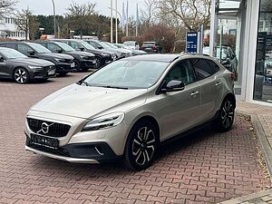 Volvo  T4 AWD Geartronic Momentum