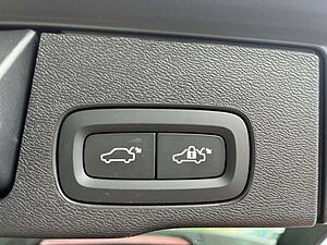 Volvo  B5 Momentum Pro Geartronic