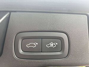 Volvo  B4 Momentum Pro Geartronic