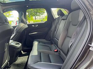 Volvo  B4 R Design Geartronic
