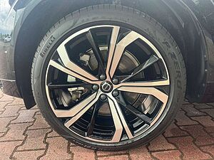 Volvo  T6 AWD Recharge Plus Dark Auto
