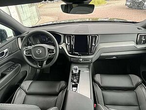 Volvo  T6 AWD Recharge Plus Dark Auto