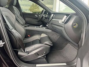 Volvo  T6 AWD Recharge Plus Dark Auto