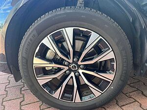 Volvo  B4 D Plus Dark Auto