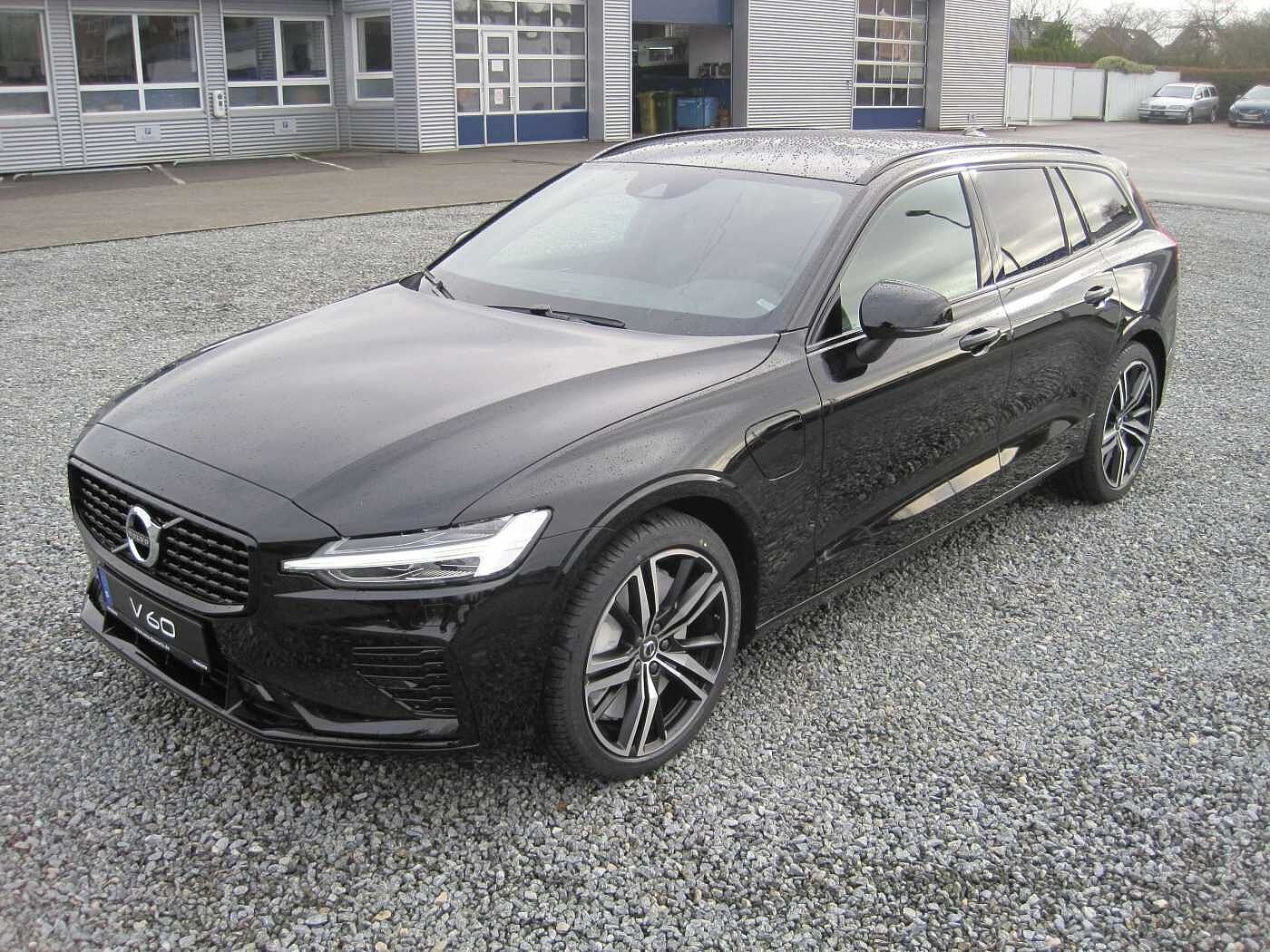 Volvo  T6 Plus Dark Recharge Plug-In Hybrid AWD