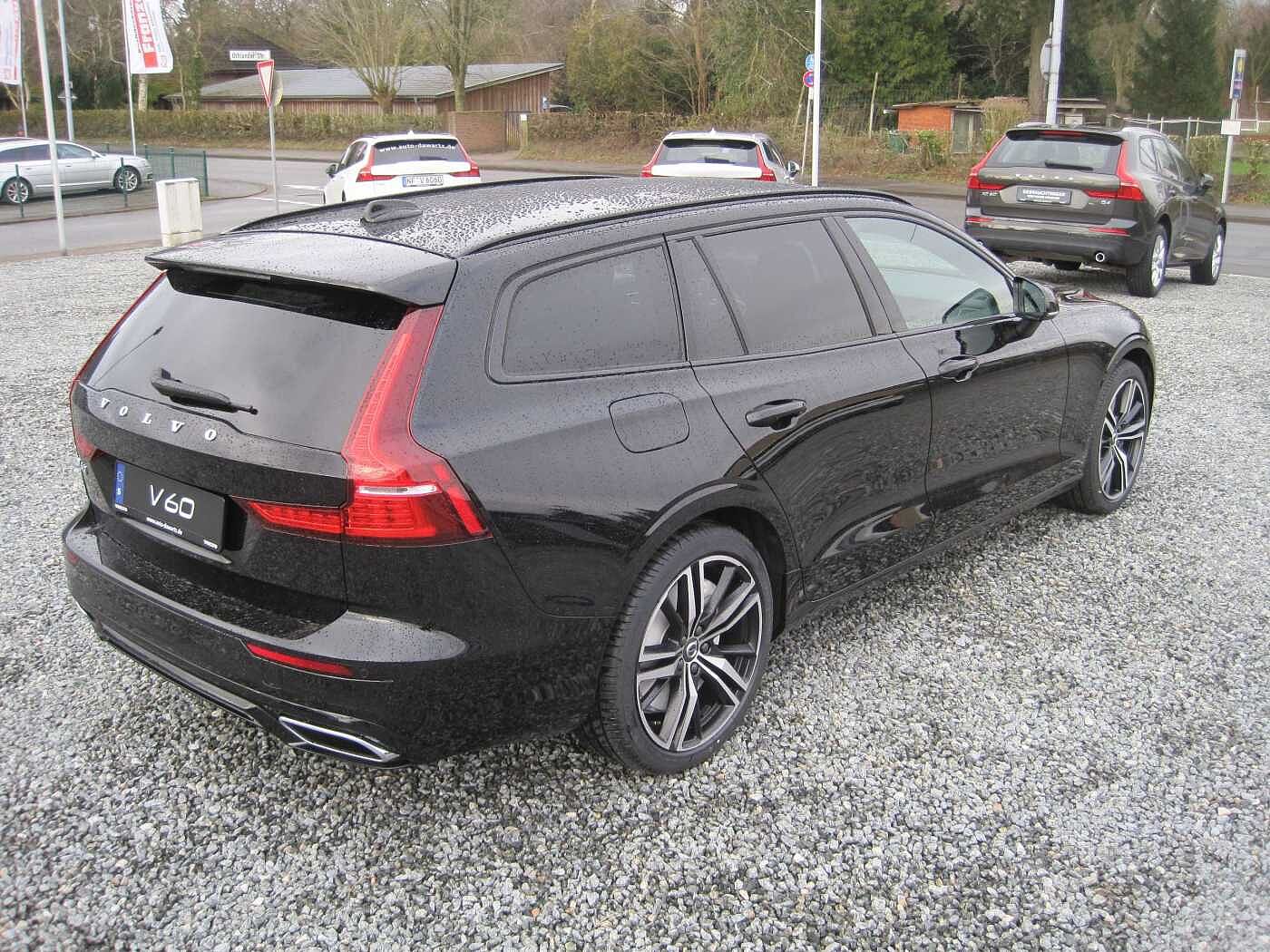 Volvo  T6 Plus Dark Recharge Plug-In Hybrid AWD