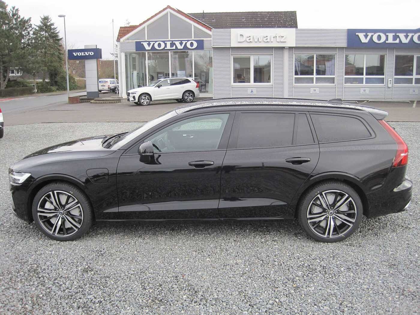 Volvo  T6 Plus Dark Recharge Plug-In Hybrid AWD