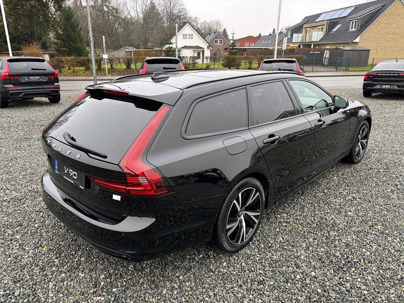 Volvo  R Design Recharge Plug-In Hybrid AWD