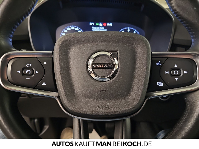 Volvo  XC40 Momentum Core, T2 Schaltgetriebe