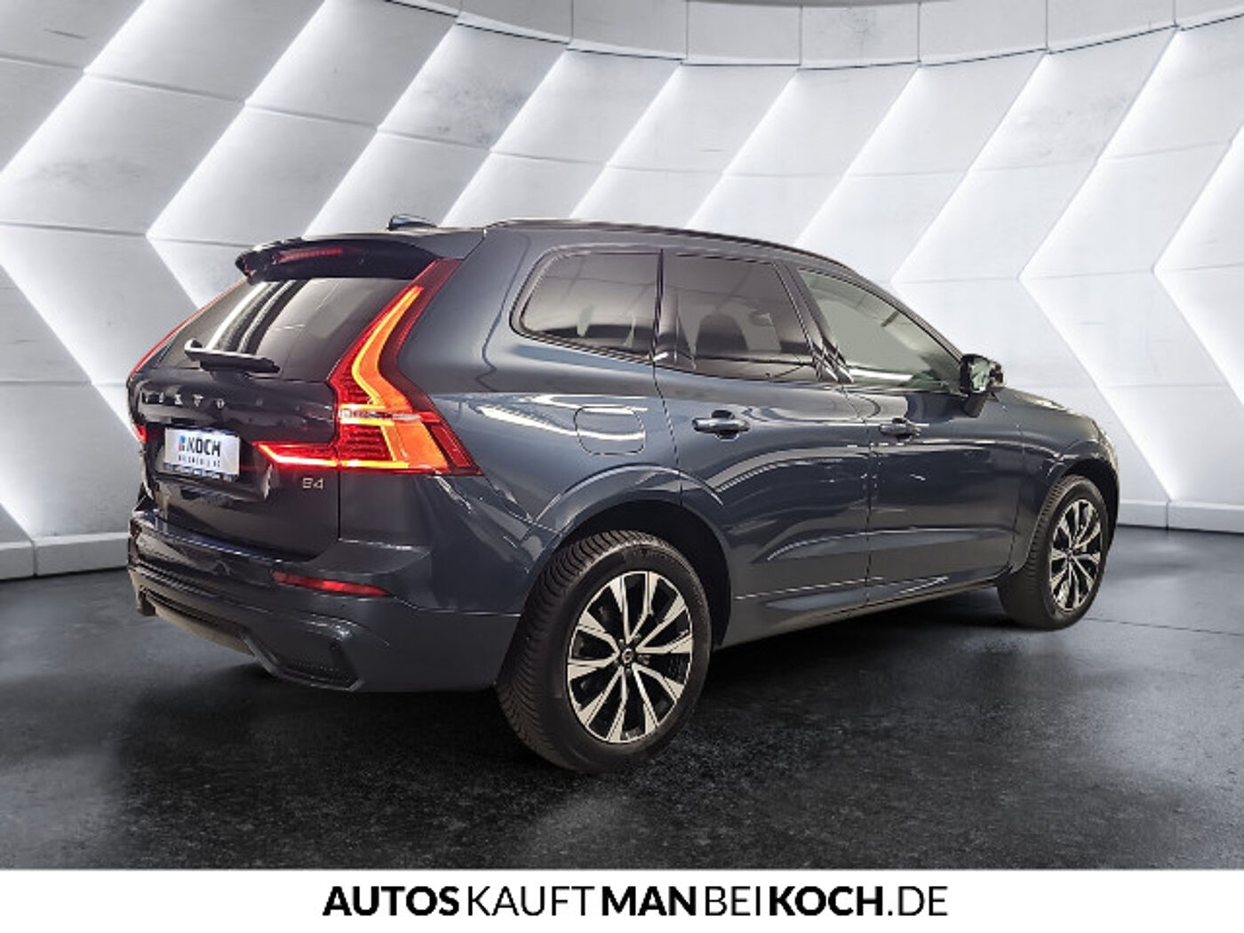 Volvo  XC60 Plus, B4 Mild-Hybrid, Diesel, Dark