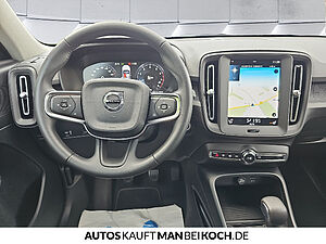 Volvo  XC40 Momentum Core, T2 Schaltgetriebe