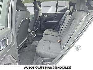 Volvo  XC40 Momentum Core, T2 Schaltgetriebe