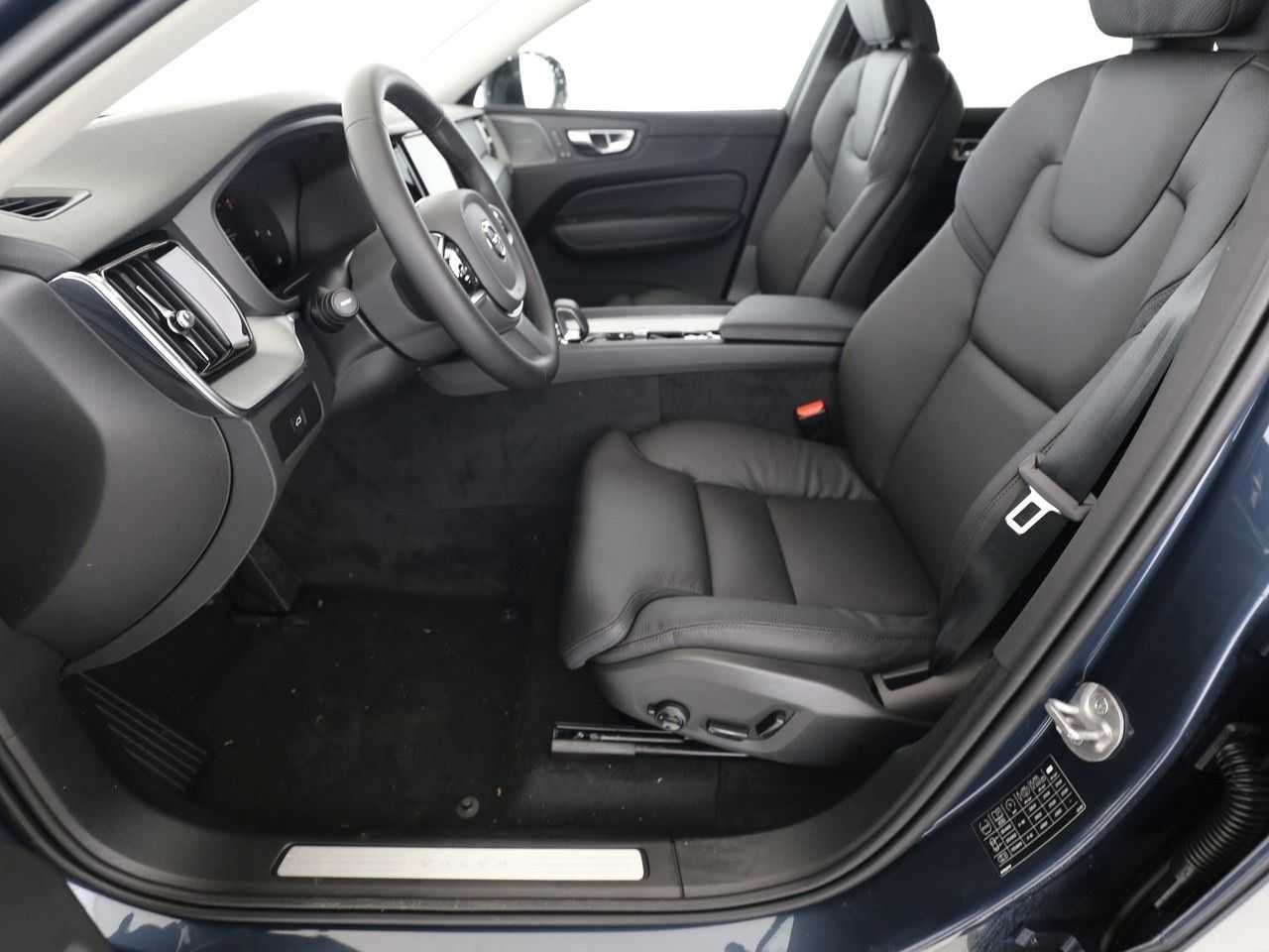 Volvo  B4 Plus Dark*AWD*Standh*LED*360°