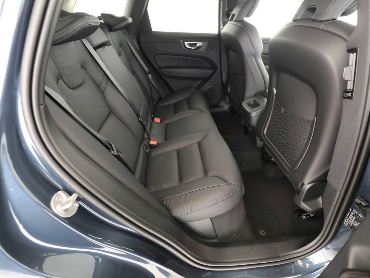 Volvo  B4 Plus Dark*AWD*Standh*LED*360°