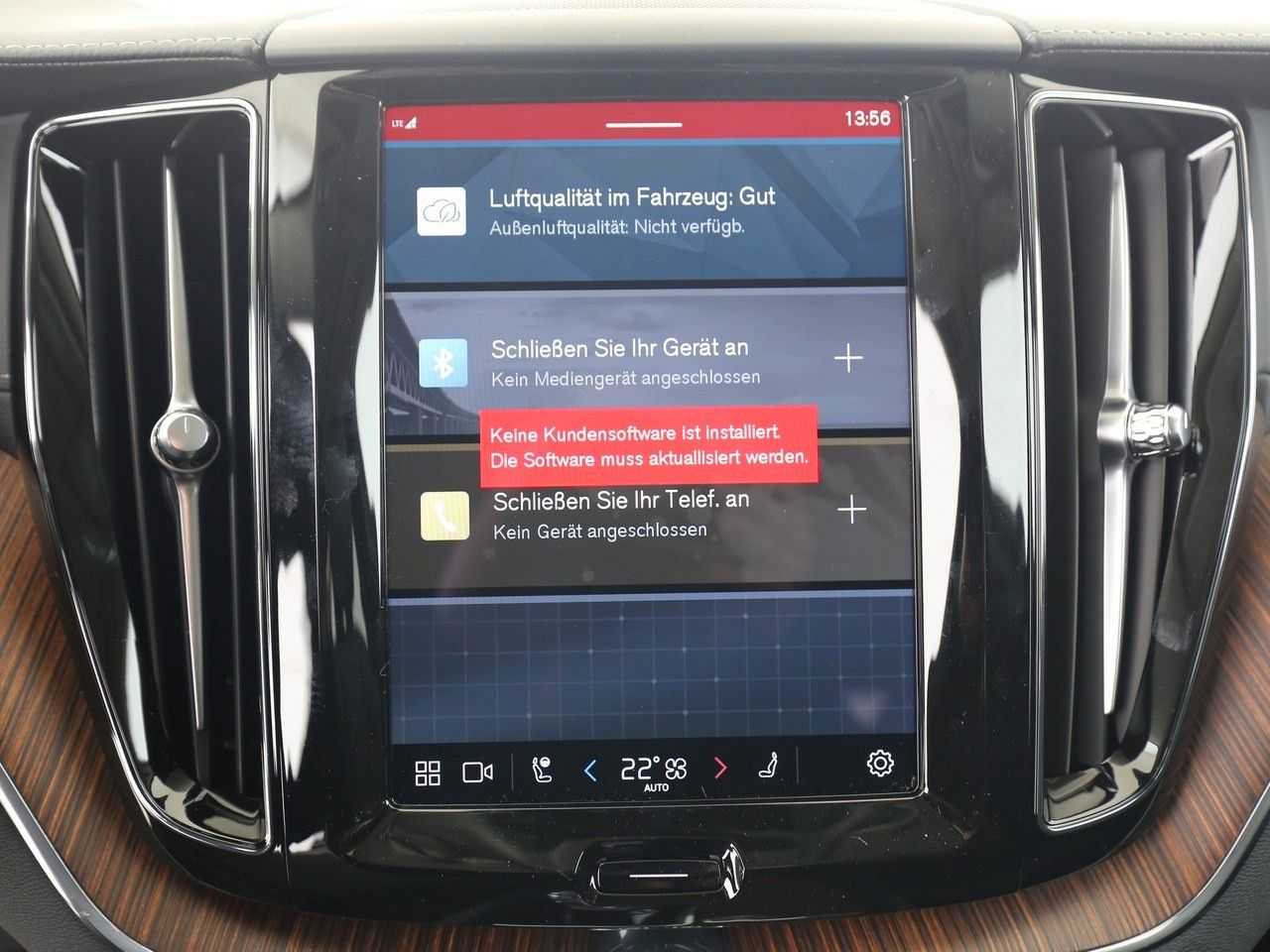 Volvo  B4 Ultimate Dark AWD*Luftf*B&W*Standh*