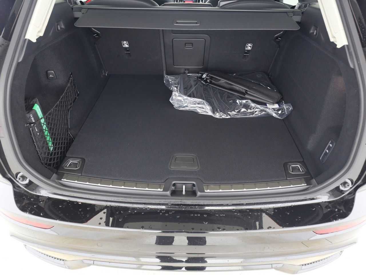 Volvo  B4 Ultimate Dark AWD*Luftf*B&W*Standh*