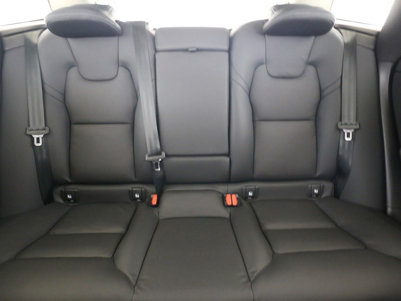 Volvo  B4 D Ultimate Dark Auto