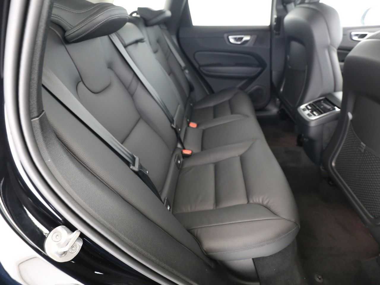 Volvo  B4 D Ultimate Dark Auto