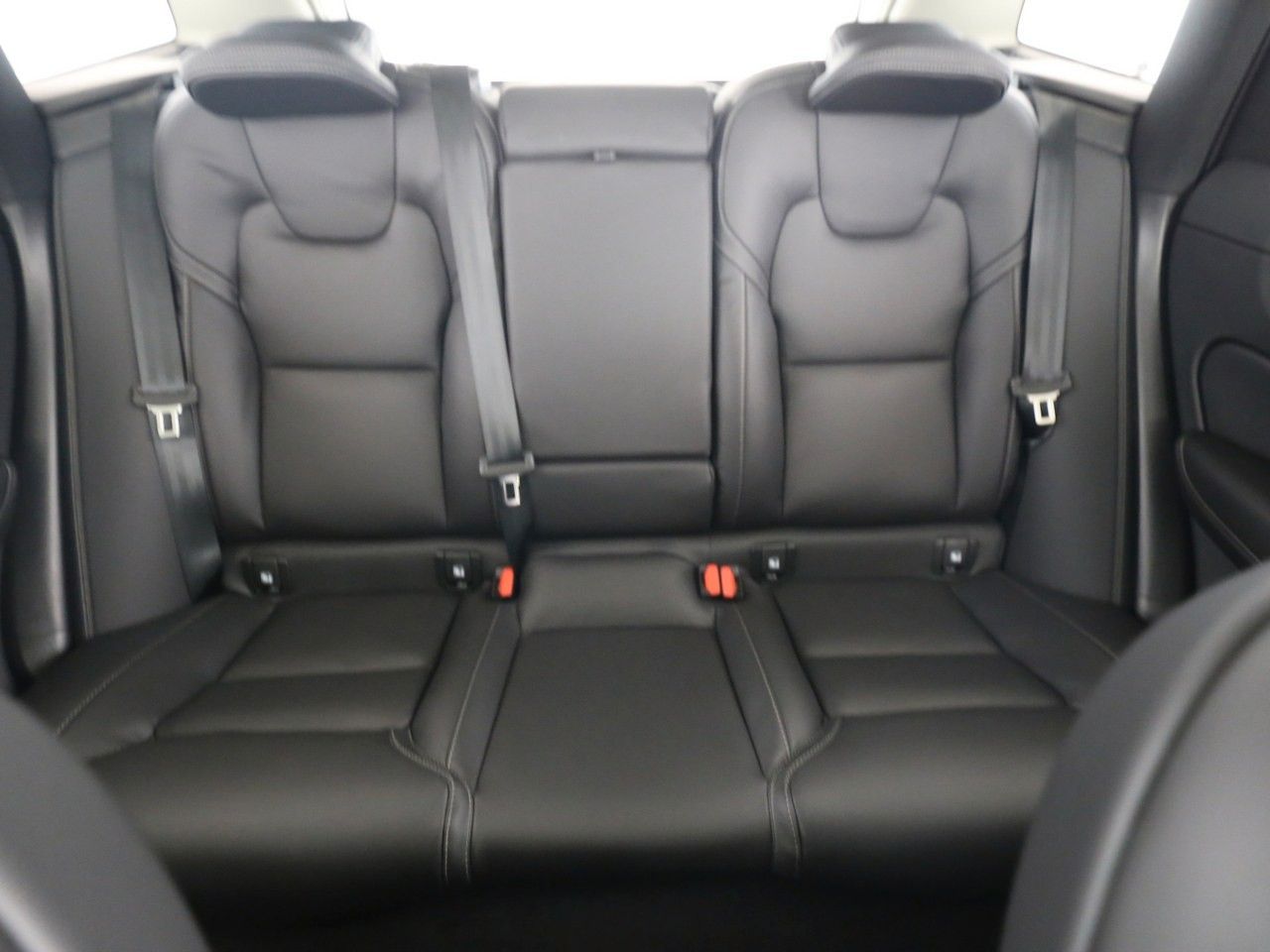 Volvo  B4 Ultimate Dark AWD*Luft*Massag*Standh*
