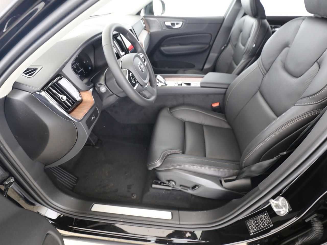 Volvo  B4 Ultimate Dark AWD*Luft*Massag*Standh*