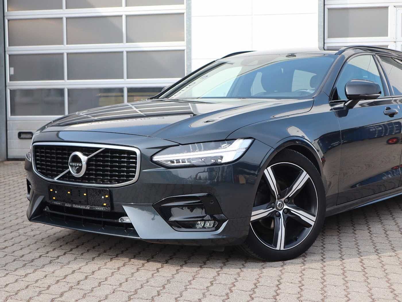 Volvo  D4 R Design HUD*Akustik*StdHzg*360°