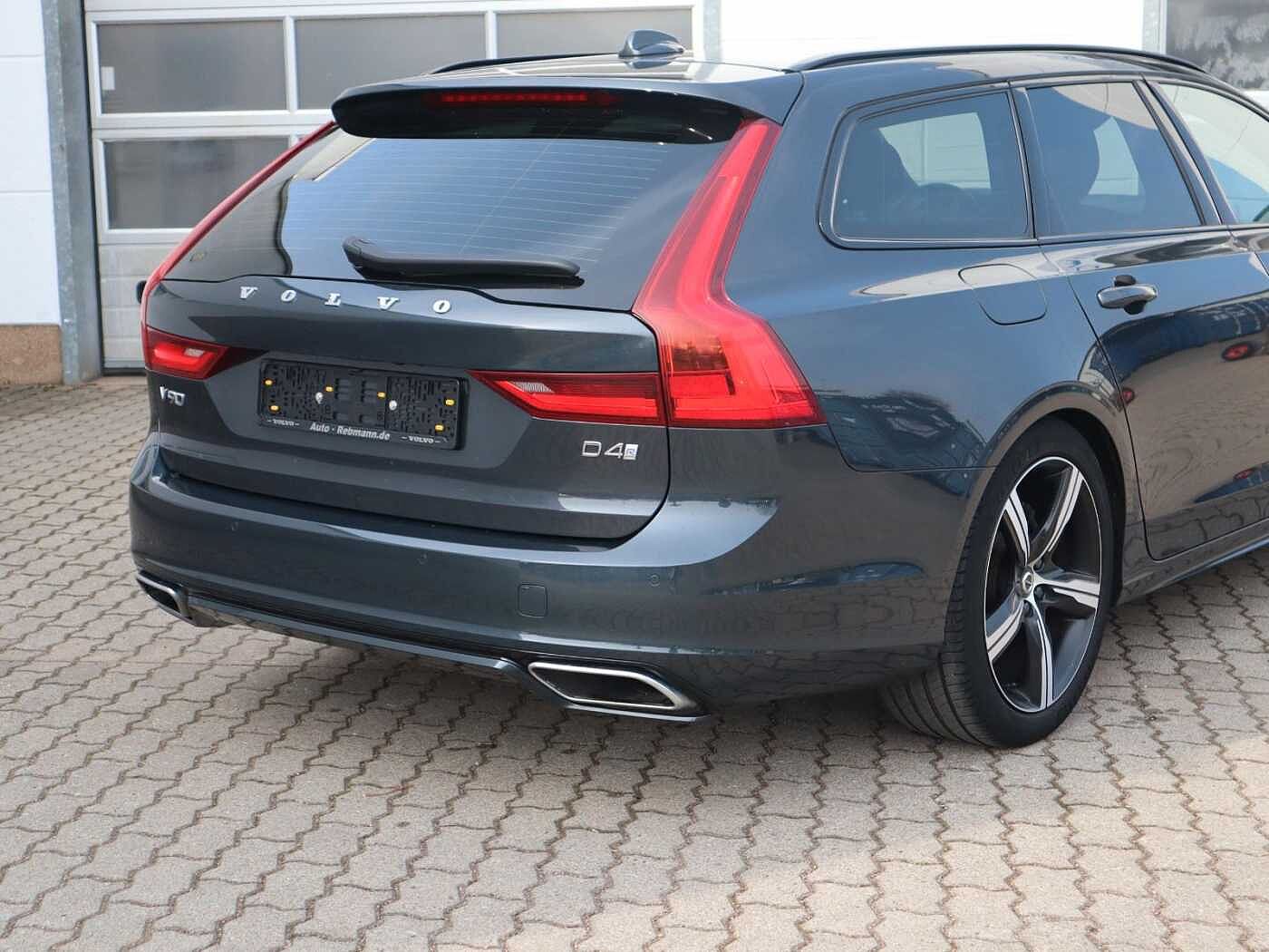 Volvo  D4 R Design HUD*Akustik*StdHzg*360°