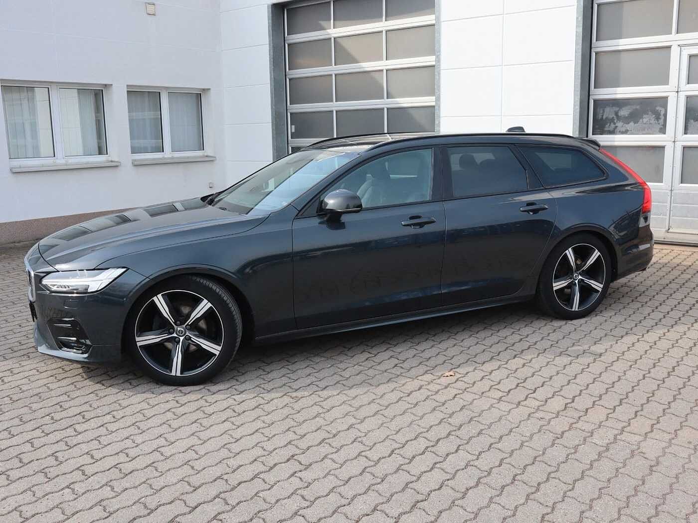 Volvo  D4 R Design HUD*Akustik*StdHzg*360°