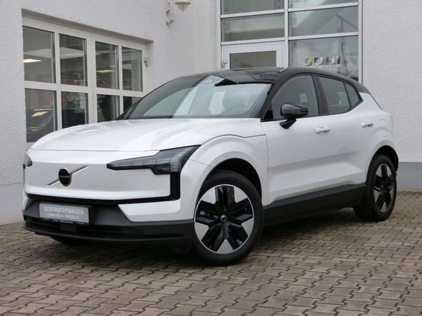 Volvo  Plus RWD Pure Electric