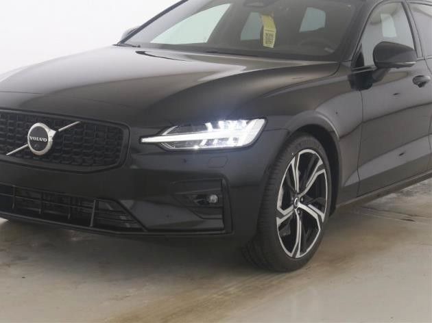 Volvo  B4 Ultra Dark