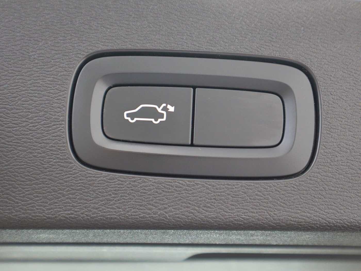 Volvo  T8 Inscription Plug-In Hybrid AWD