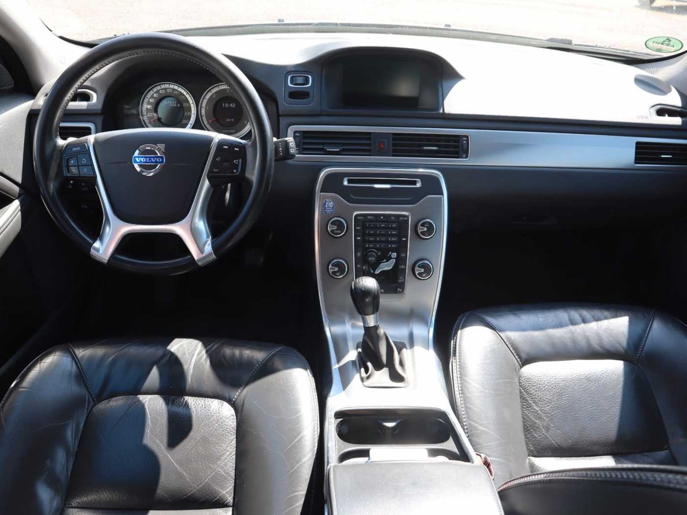 Volvo  D5 Momentum AWD