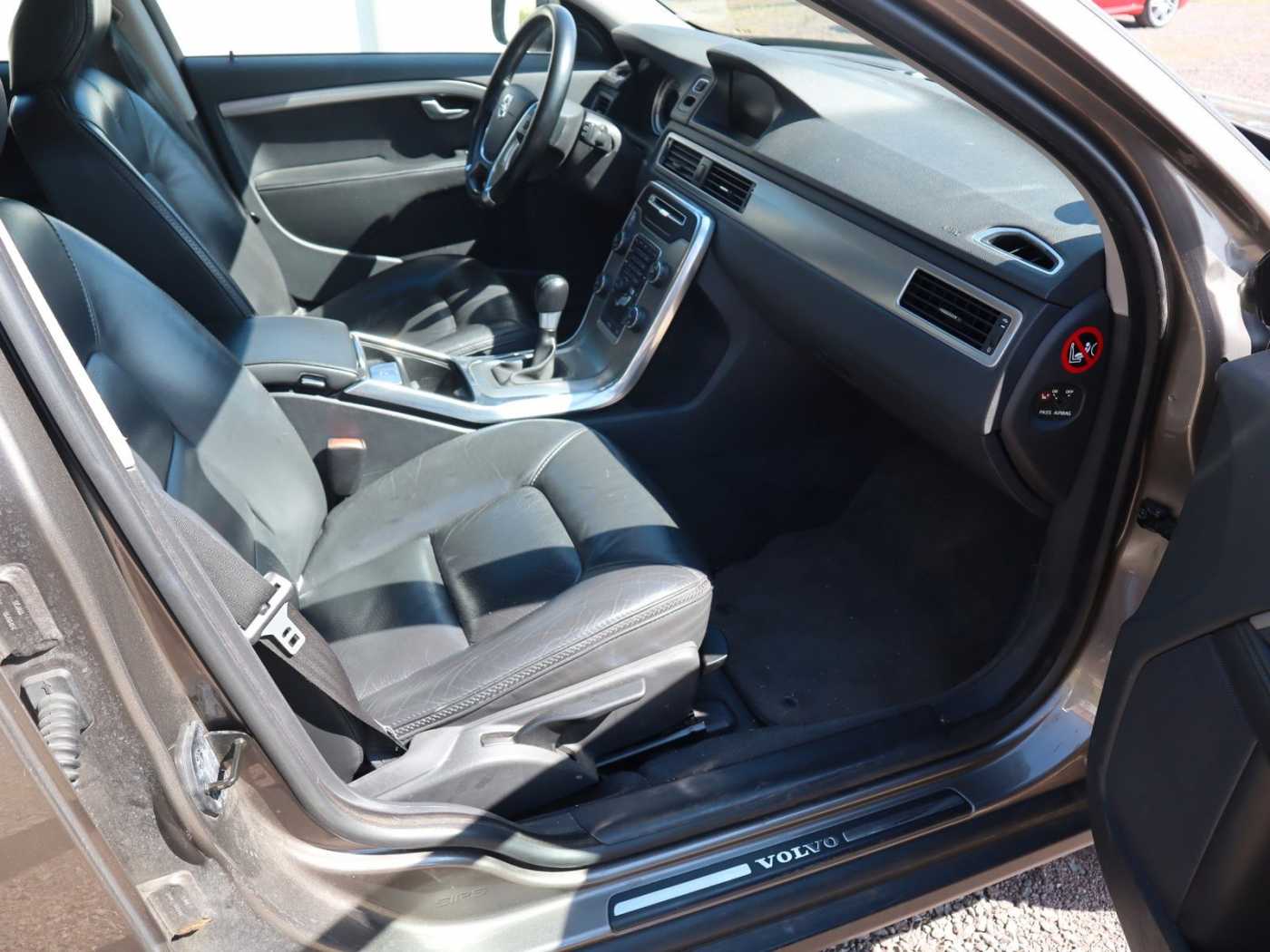 Volvo  D5 Momentum AWD