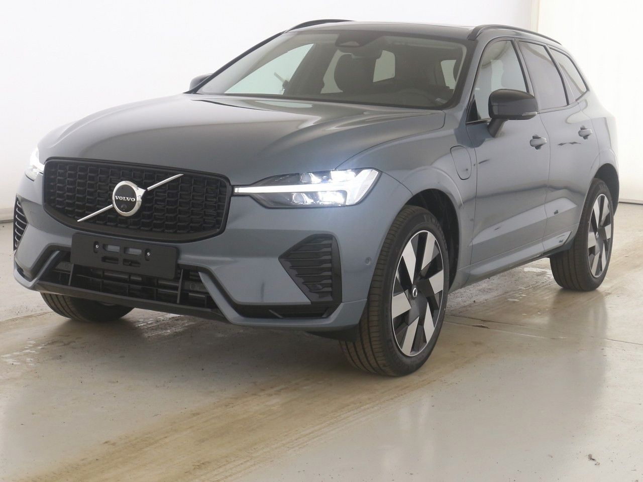 Volvo  T8 Plus Dark Recharge Plug-In Hybrid AWD