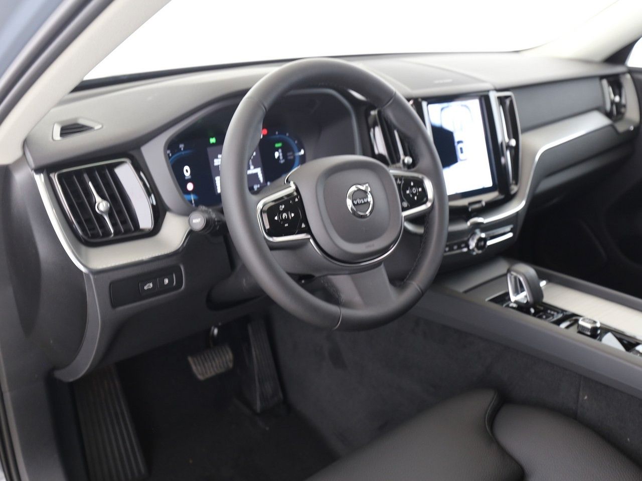 Volvo  T8 Plus Dark Recharge Plug-In Hybrid AWD