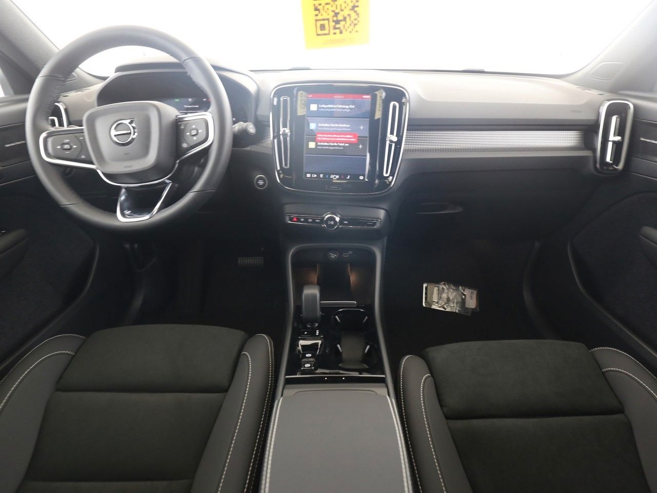 Volvo  B3 Plus Dark FWD