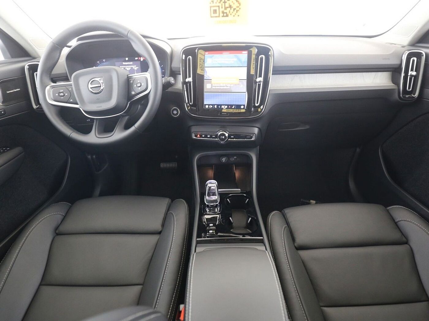 Volvo  B3 Plus Dark FWD