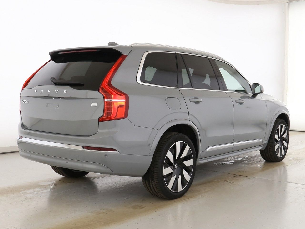 Volvo  T8 Ultra Bright Recharge Plug-In Hybrid AWD